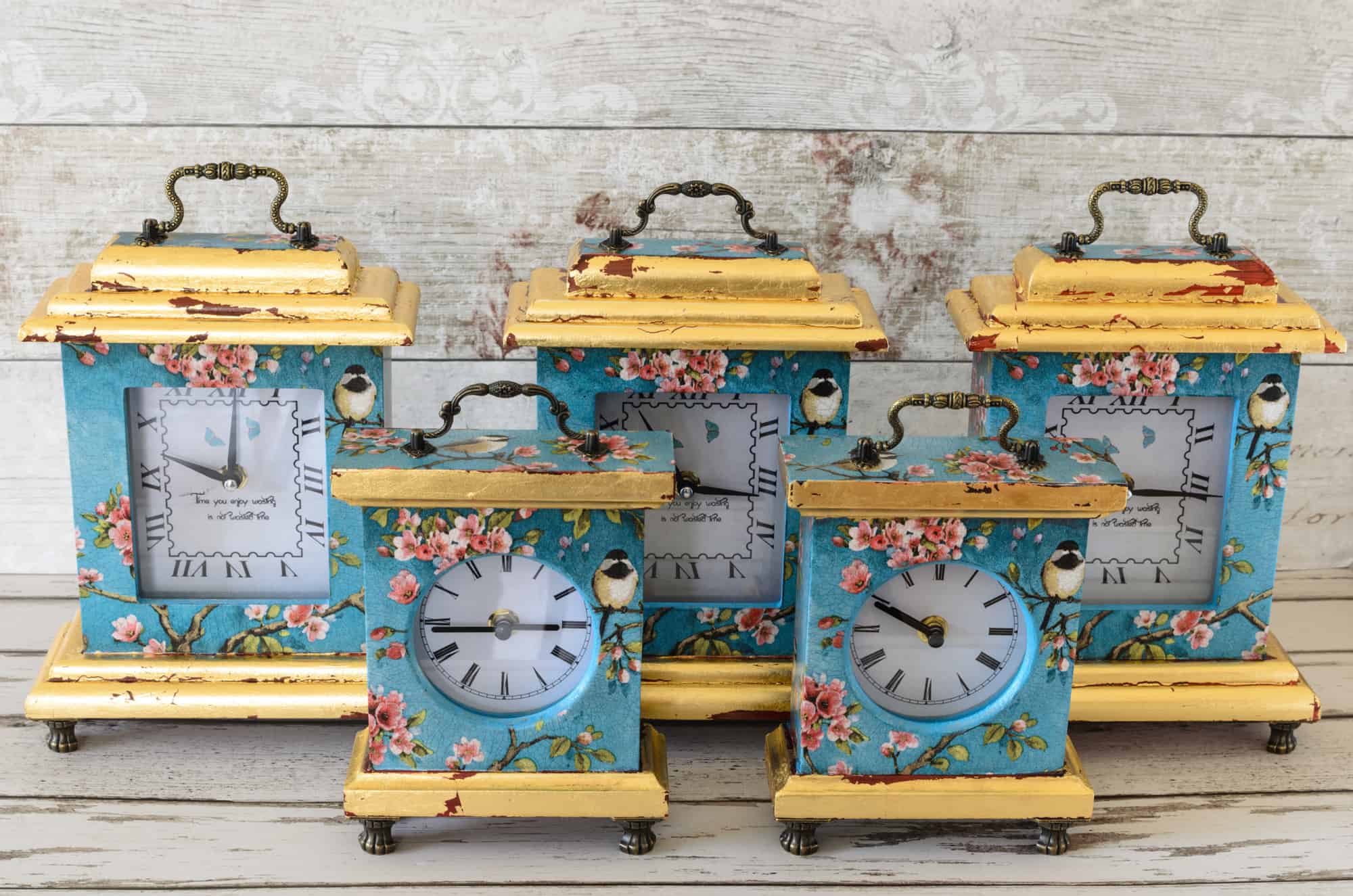 vintage-clocks-2021-08-26-16-22-54-utc_2000
